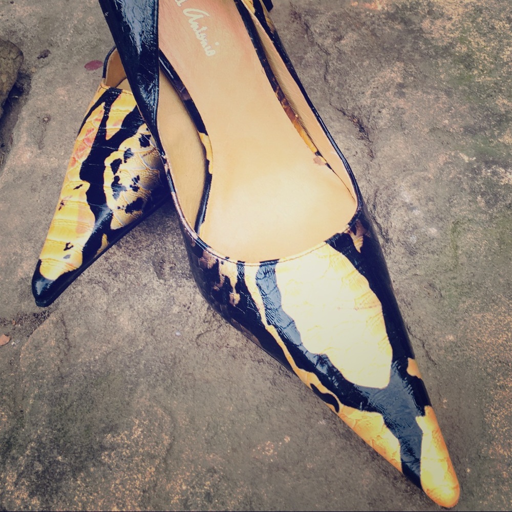 Michael Antonio Woman 8 HighHeel Black Gold Pump